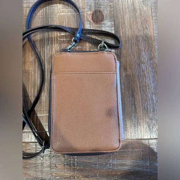 Chala Leather Paw Print Crossbody Wallet Purse - Picture 2 of 6